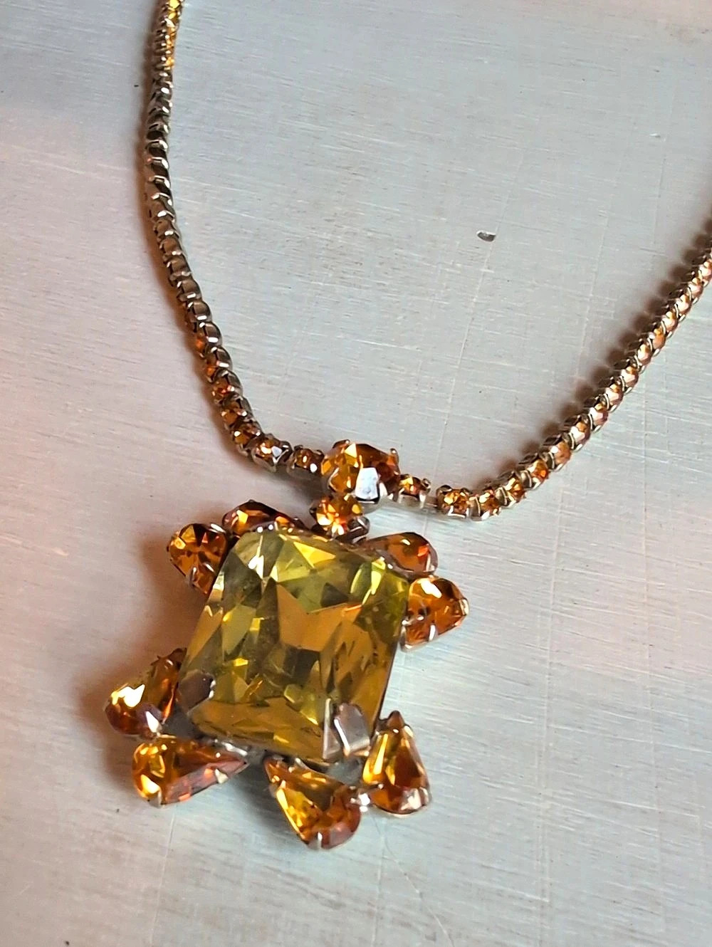 Vintage 1950s/70s Gold Statement Pendant Necklace Like New